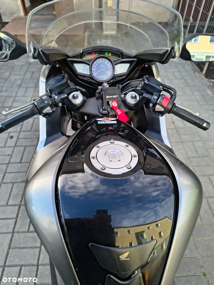 Honda VFR - 2