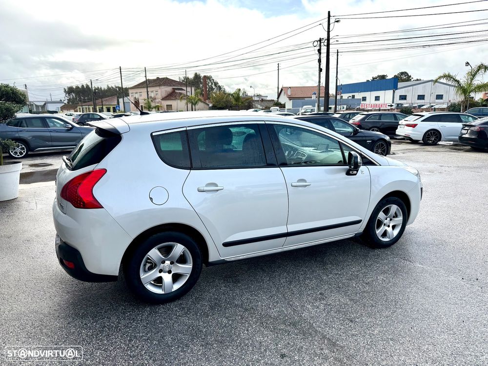 Peugeot 3008 2.0 HDi Hybrid4 - 5