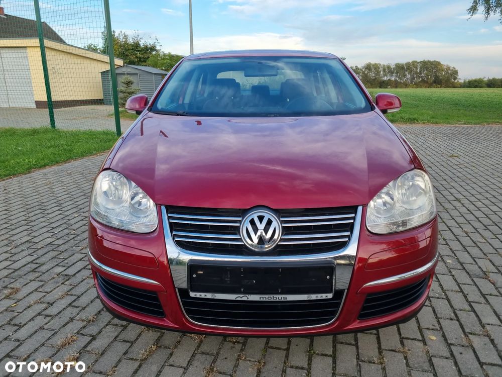Volkswagen Jetta - 2