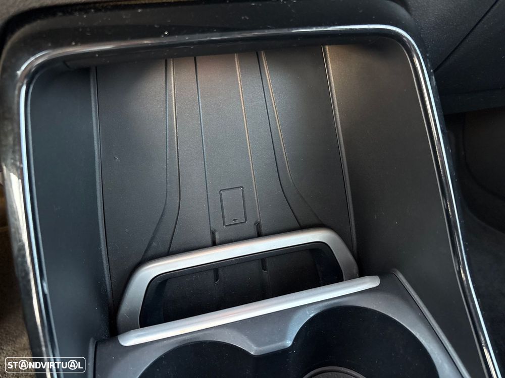 BMW 225xe Active Tourer e xDrive Edição Optimized - 37