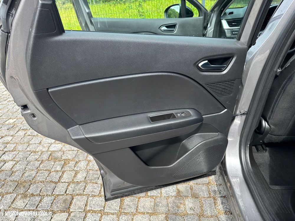 Renault Captur BLUE dCi 115 EDC BUSINESS EDITION - 17