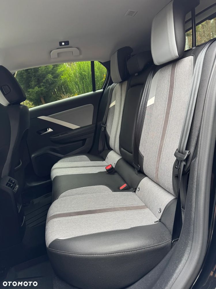 Opel Astra 1.2 T Elegance S&S - 27