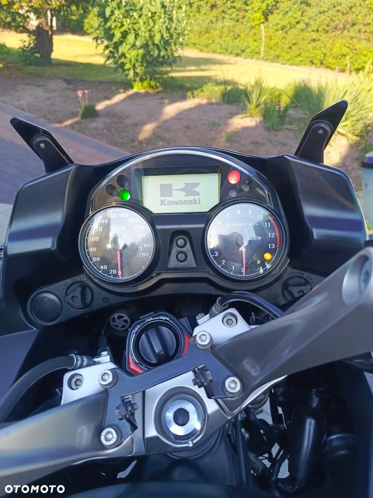 Kawasaki GTR - 17