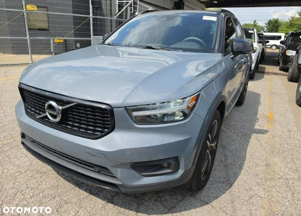 Volvo XC 40 T5 AWD R-Design - 1