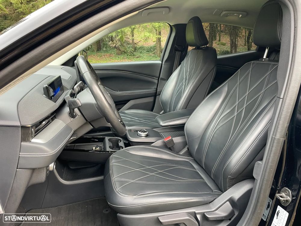 Ford Mustang Mach-E - 8