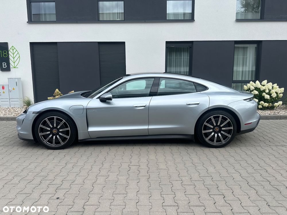 Porsche Taycan 4 - 2