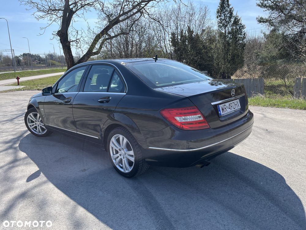 Mercedes-Benz Klasa C 180 CGI BlueEff Avantgarde - 8