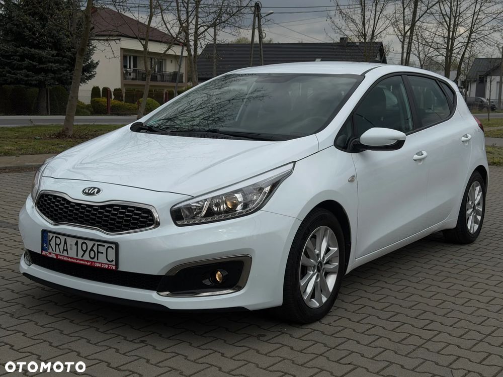 Kia Ceed 1.4 CVVT Dream Team Edition - 34