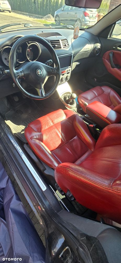 Alfa Romeo GT 1.9JTD 16V Impression - 5