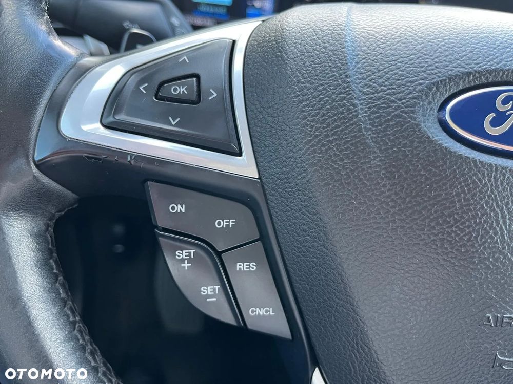 Ford Fusion - 7