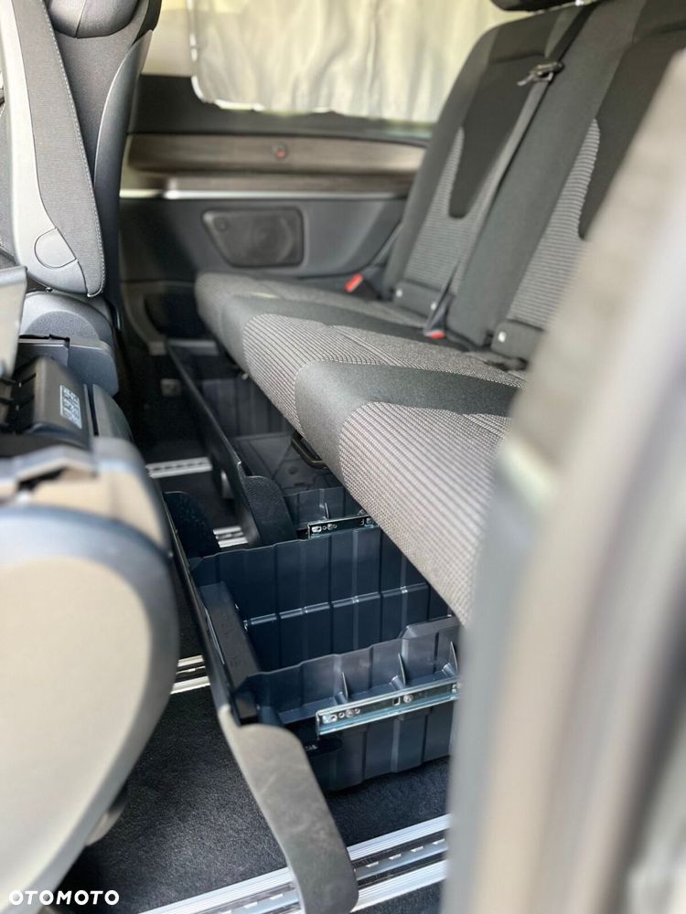 Mercedes-Benz Klasa V - 28