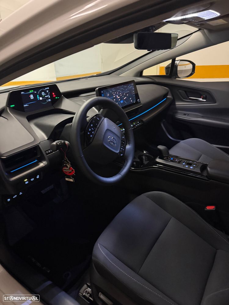 Toyota Prius 2.0 Plug-in Luxury - 10