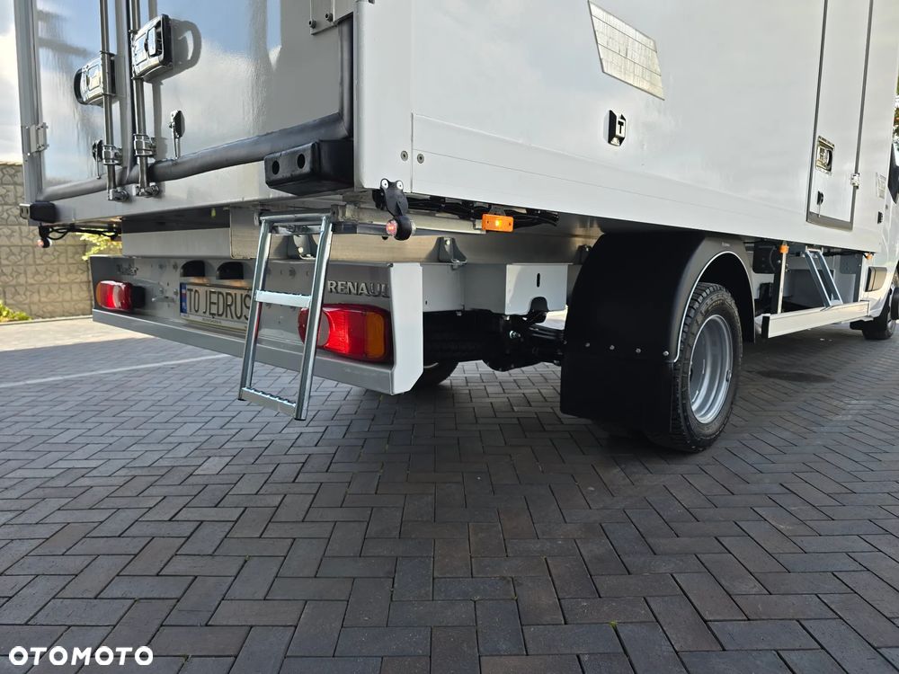 Renault MASTER CHŁODNIA 8 PALET Carrier XARIOS -29*C +29*C 230V STACJONARNE PODŁĄNCZENIE TYLN OŚ BLIŻNIACZA WZMOCNIONA SALON POLSKA 65Tyś km SERWIS ASO RENO DO OSTATNIEGO Km GWARANCJA BOGATA OPCJA WYPOSAŻENIA LEDY HALOGENY TEMPOMAT FOTEL KIEROWCY PNEŁMATYCZNY - 26