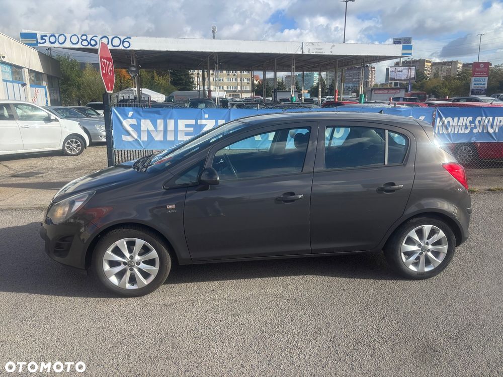 Opel Corsa 1.2 16V Cosmo - 11