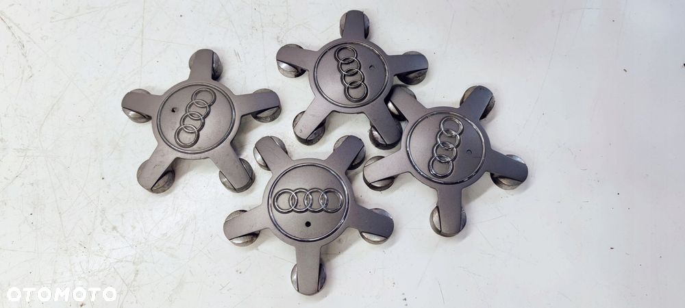 KOŁPAK DEKIELEK AUDI A3 A4 A5 A6 A7 Q3 4F0601165N - 1