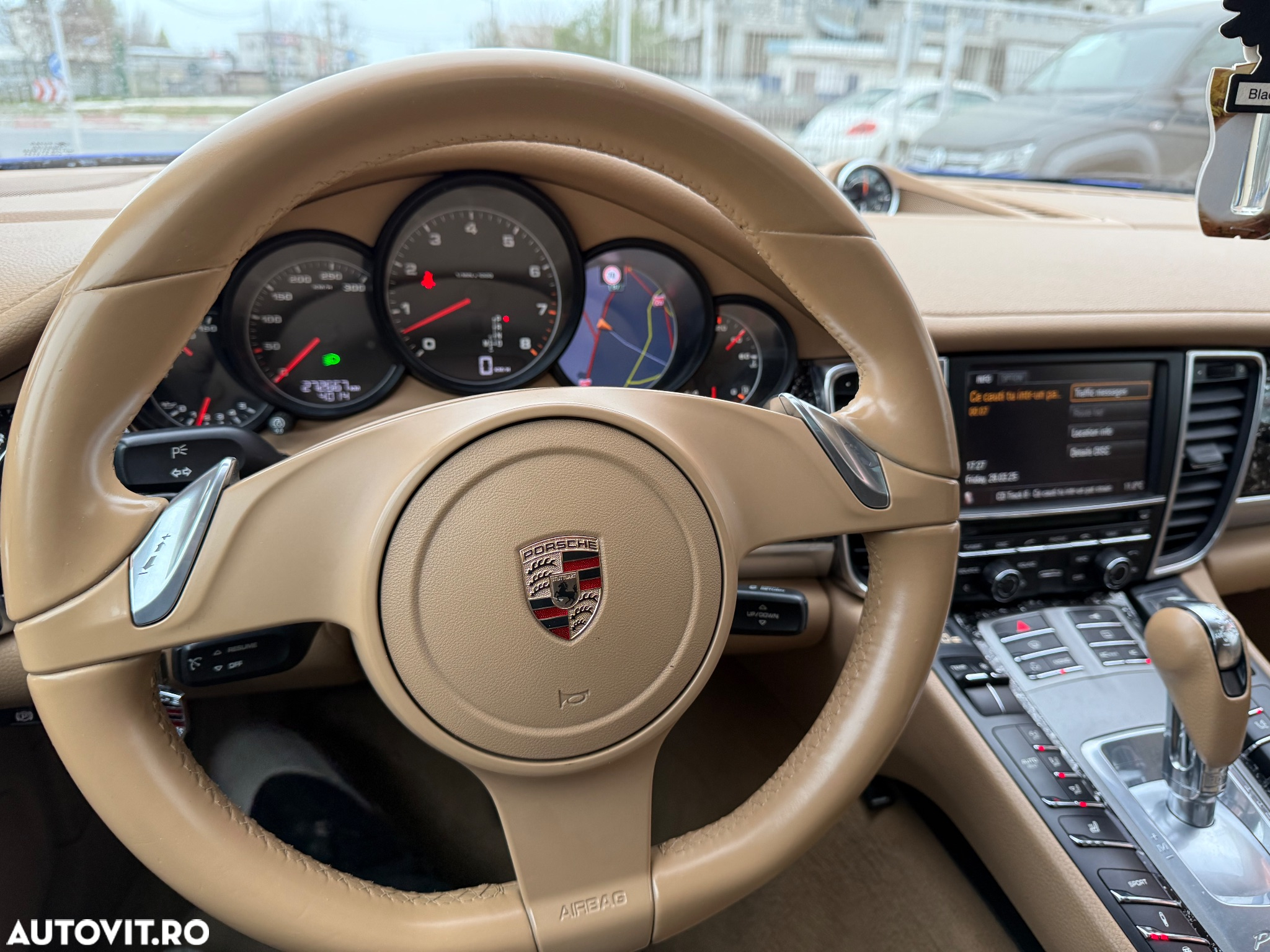 Porsche Panamera 4 PDK Platinum Edition - 3