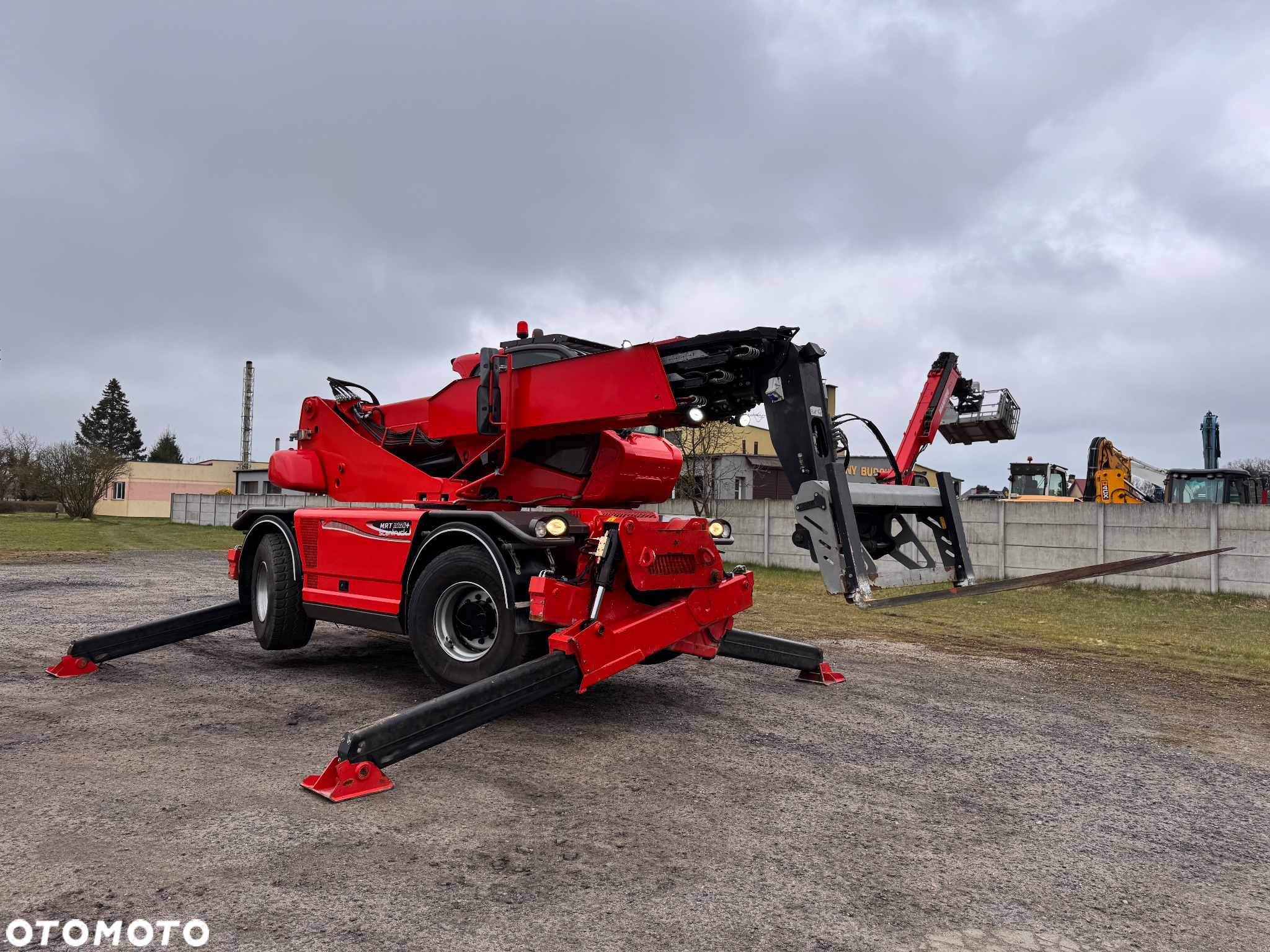 Manitou MRT2150 + 4ST - 3