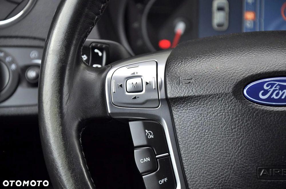 Ford S-Max - 16
