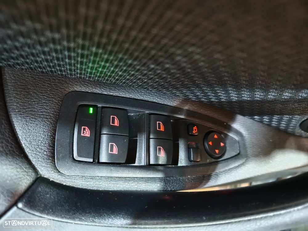 BMW X1 16 d sDrive Advantage - 27