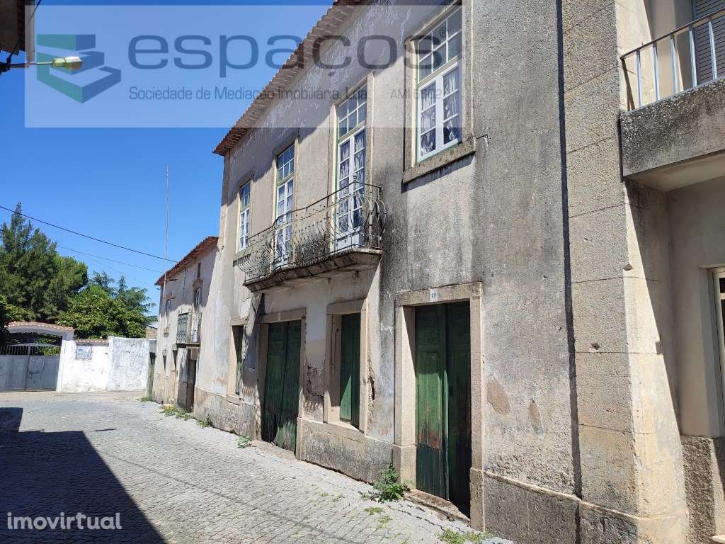 Moradia Senhorial com quintal e garagem - Grande imagem: 3/24