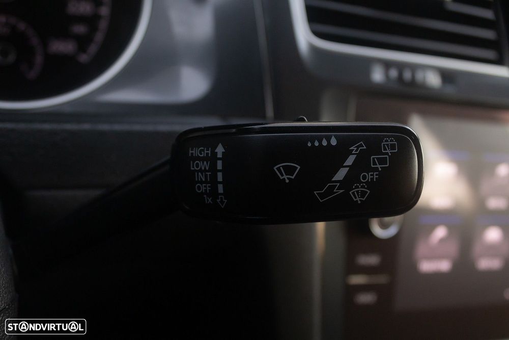 VW Golf 1.6 TDI Highline DSG - 18