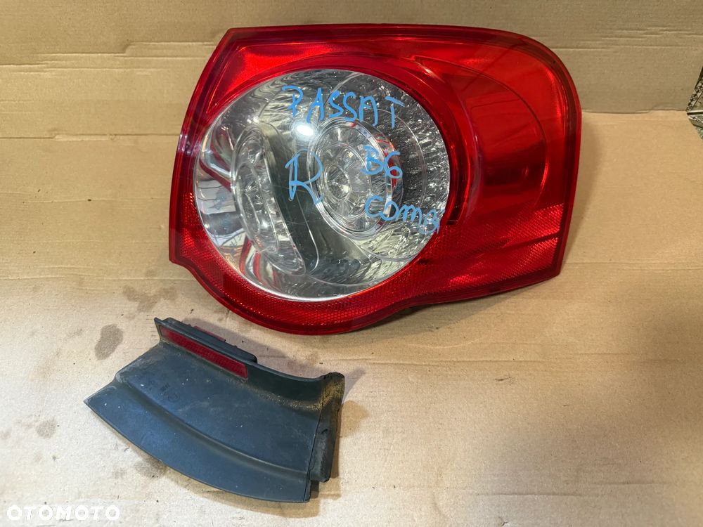 Lampa lewa Volkswagen Passat B6 kombi OE - 6