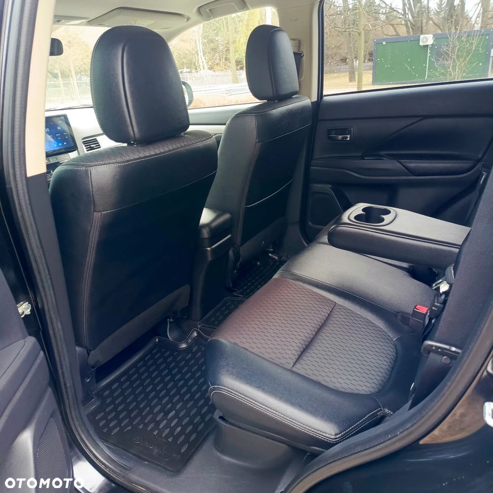 Mitsubishi Outlander 2.0 4WD Top - 6