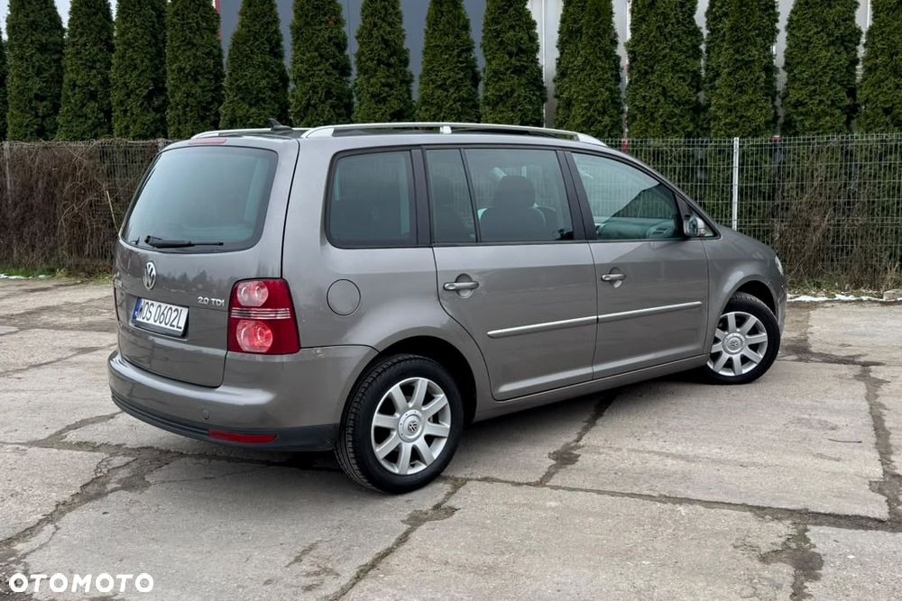 Volkswagen Touran 2.0 TDI Highline - 13