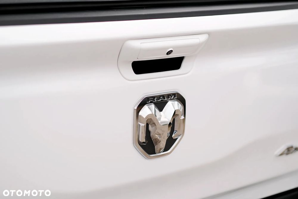 RAM 1500 Crew Cab Shortbed Bighorn - 14