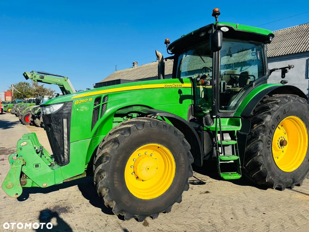 John Deere 8260R - 3