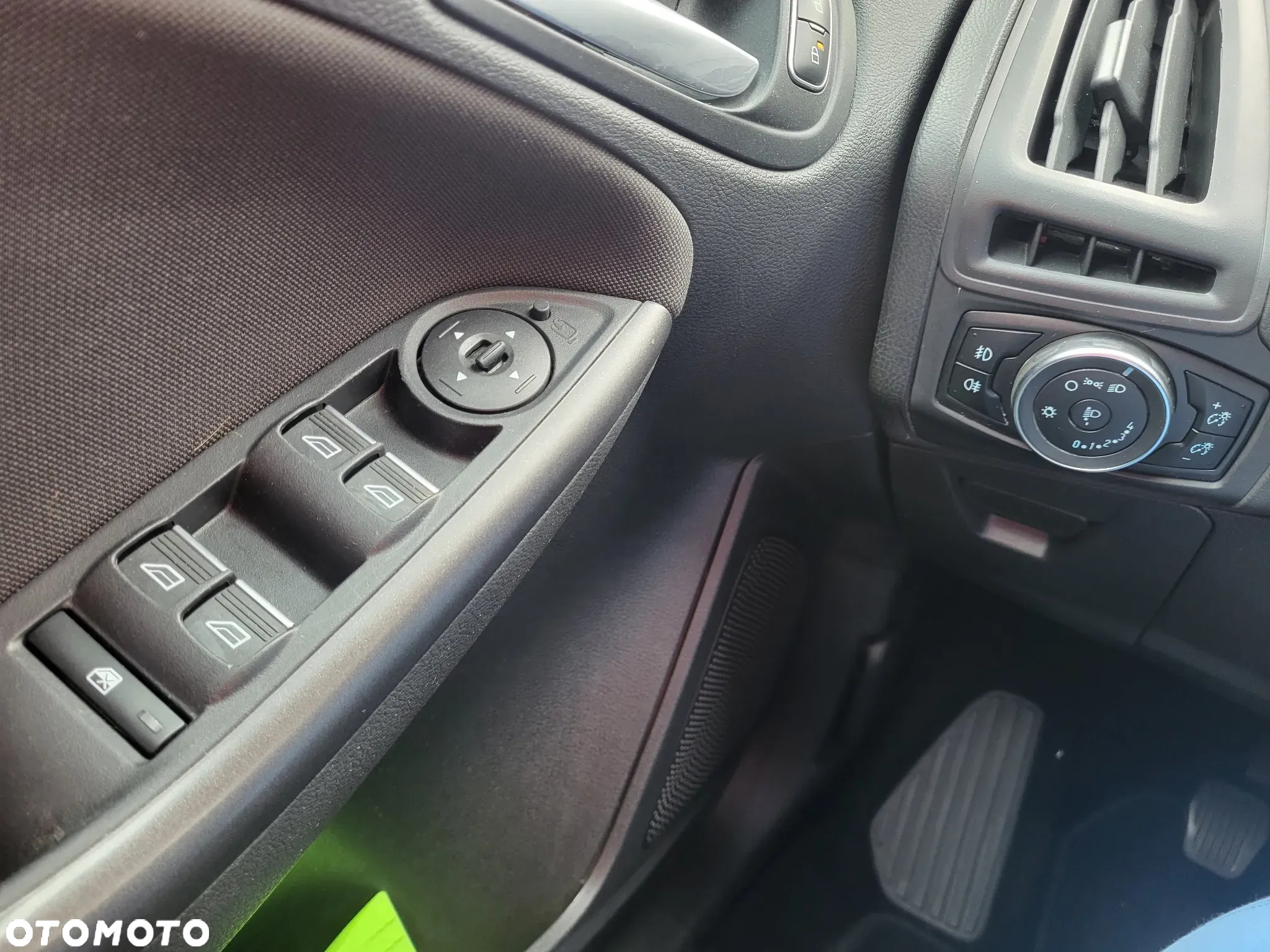 Ford Focus 1.0 EcoBoost Titanium ASS - 27