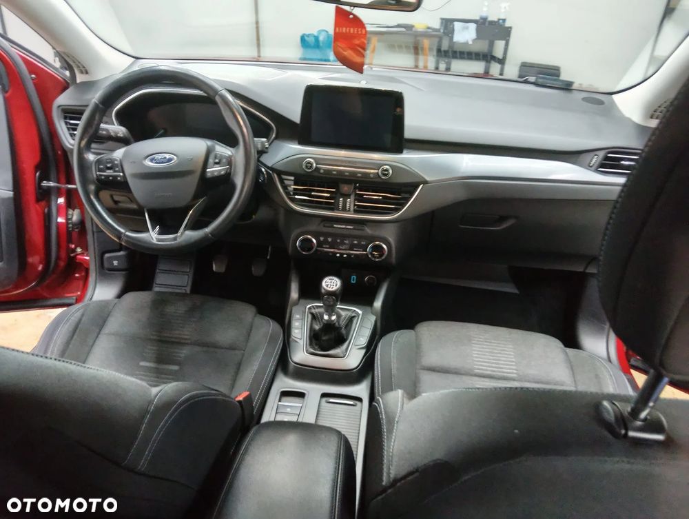Ford Focus 1.5 EcoBoost Active - 10