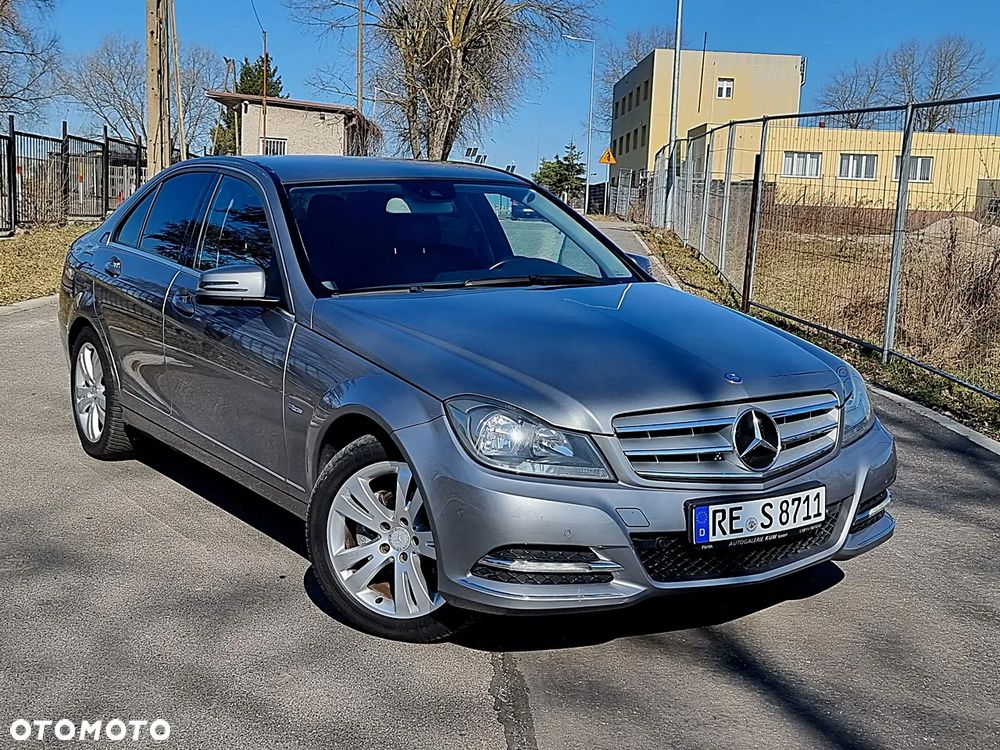 Mercedes-Benz Klasa C 180 CGI BlueEFFICIENCY Avantgarde - 10