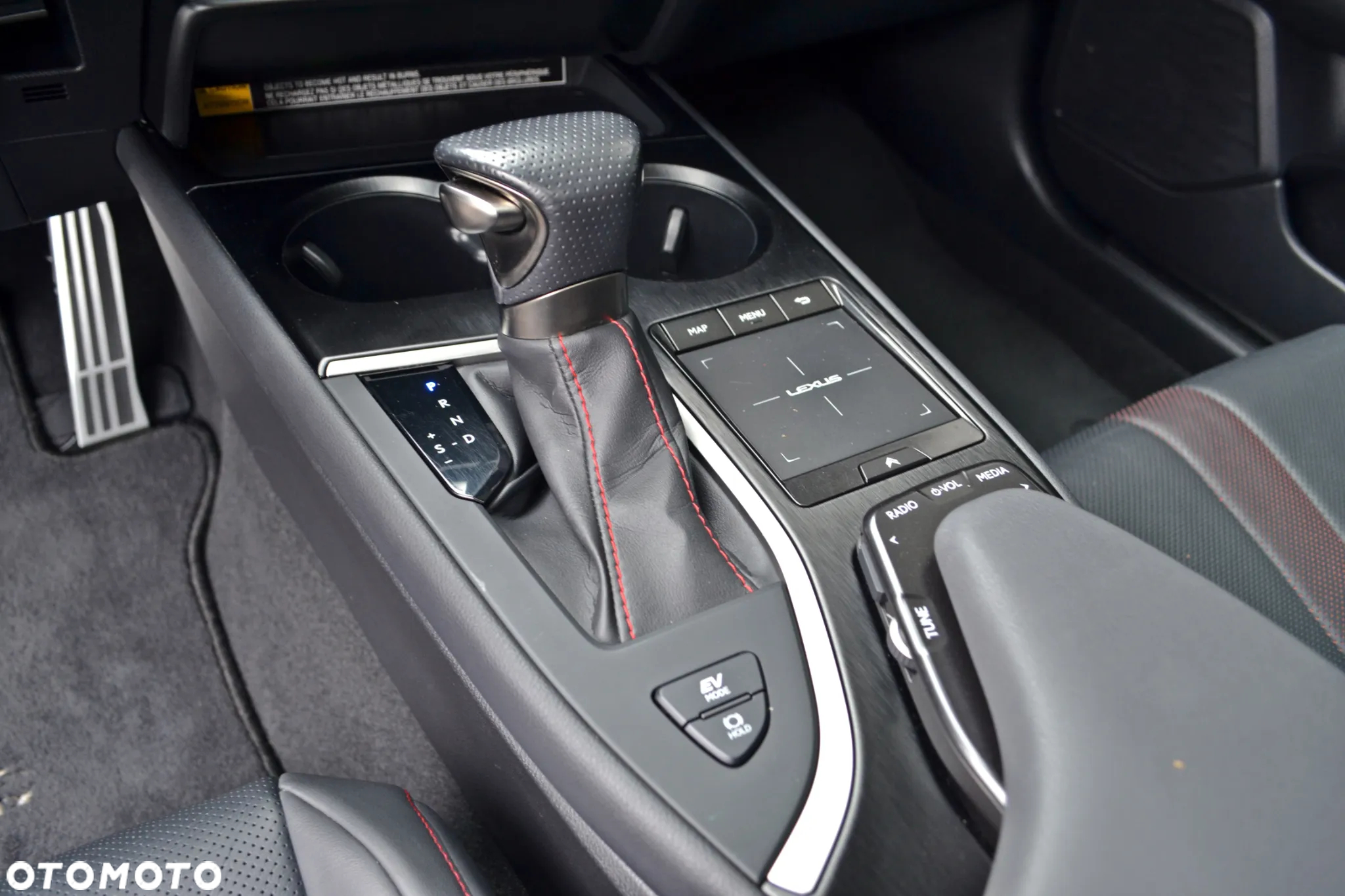 Lexus UX 250h F Sport 2WD - 17