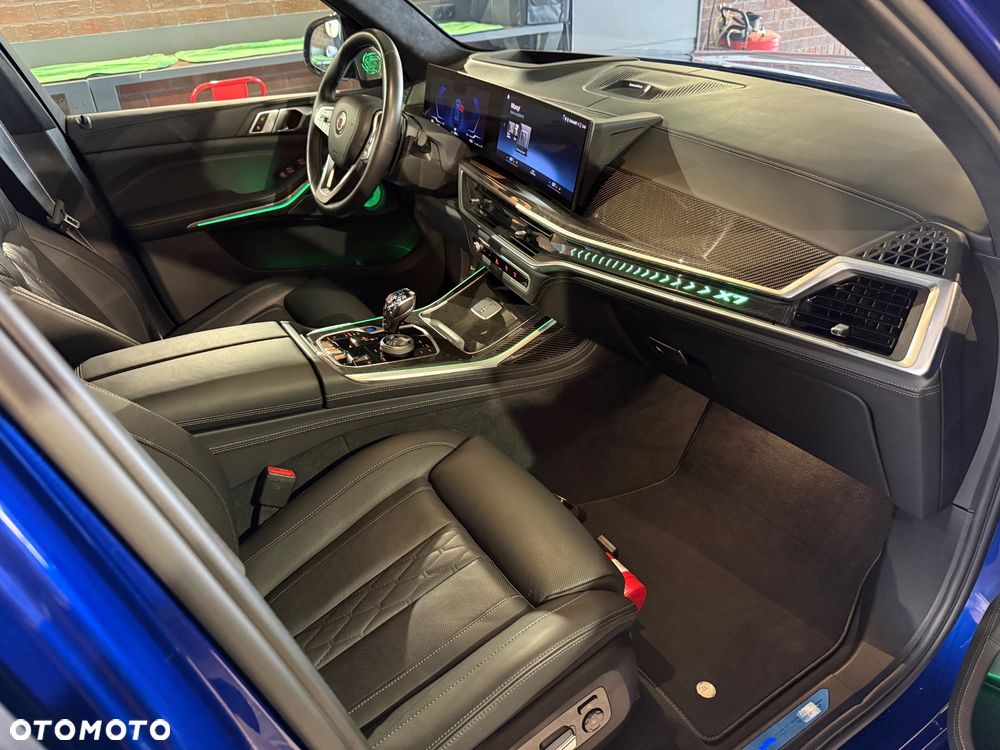 BMW X7 M50i sport - 15