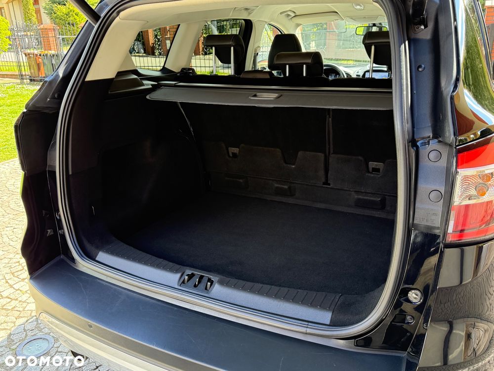 Ford Kuga 2.0 TDCi FWD Titanium Plus - 36