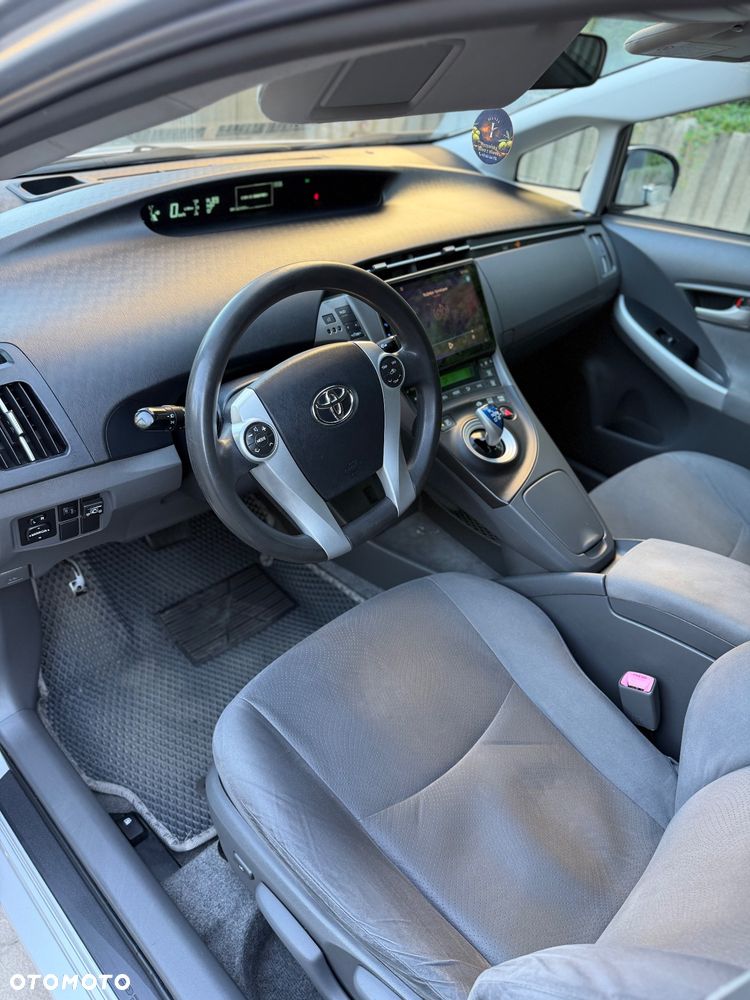 Toyota Prius - 8