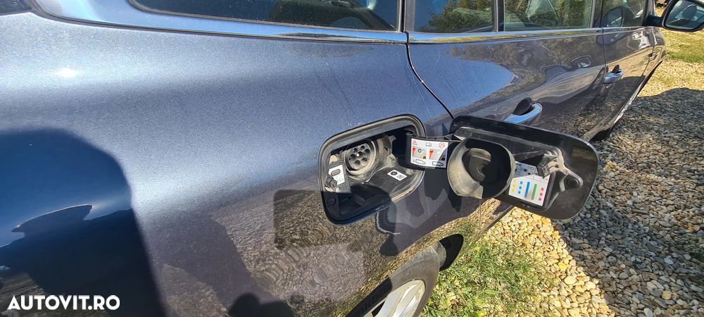 Renault Megane Grandtour E-TECH Plug-in 160 BUSINESS EDITION - 8