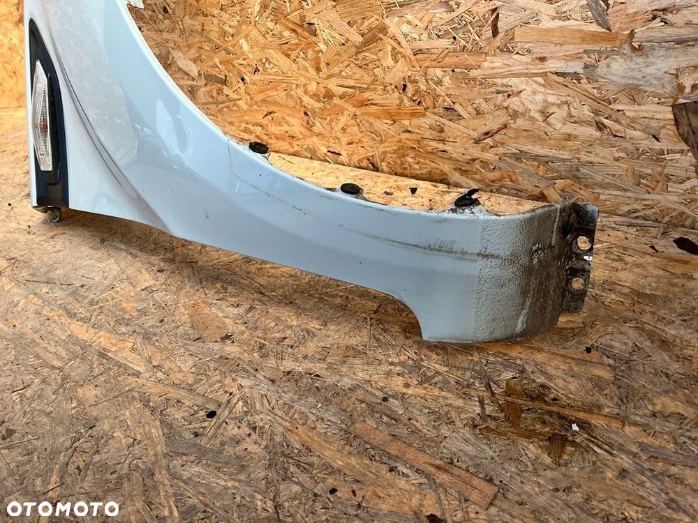 BŁOTNIK prawy KIA SOUL I 1 Kod lakieru: 1H - 9