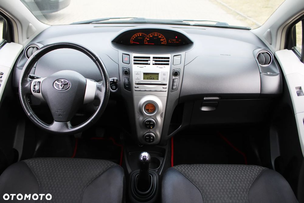 Toyota Yaris 1.8 VVT-i TS - 13