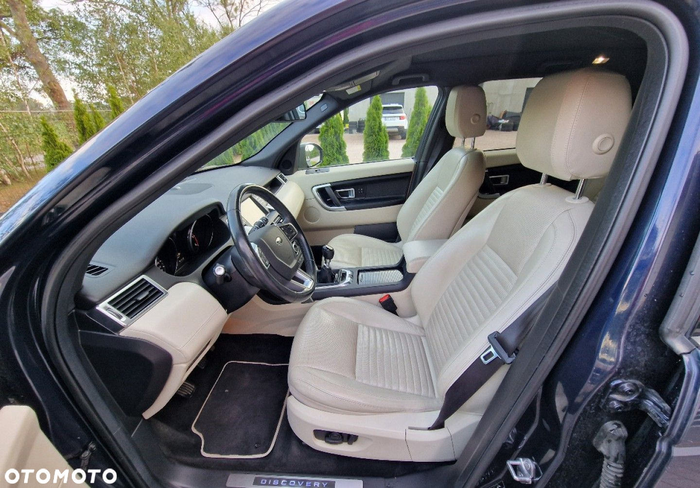 Land Rover Discovery Sport - 16