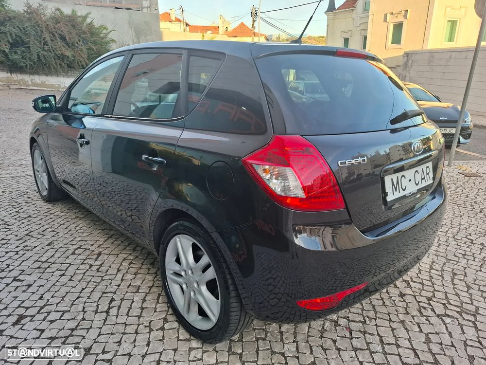 Kia Ceed 1.6 CRDi EX Eco - 4