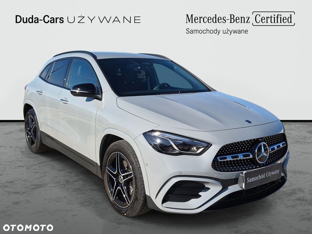 Mercedes-Benz GLA - 8