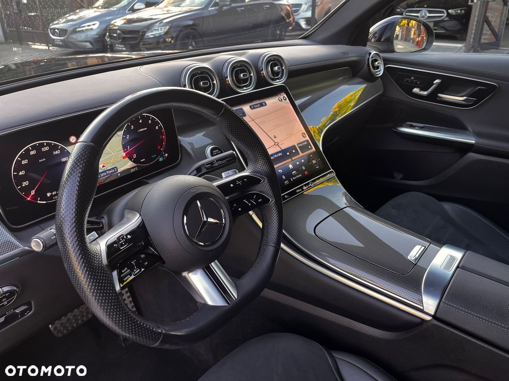 Mercedes-Benz GLC 300 4Matic 9G-TRONIC AMG Line Advanced - 36