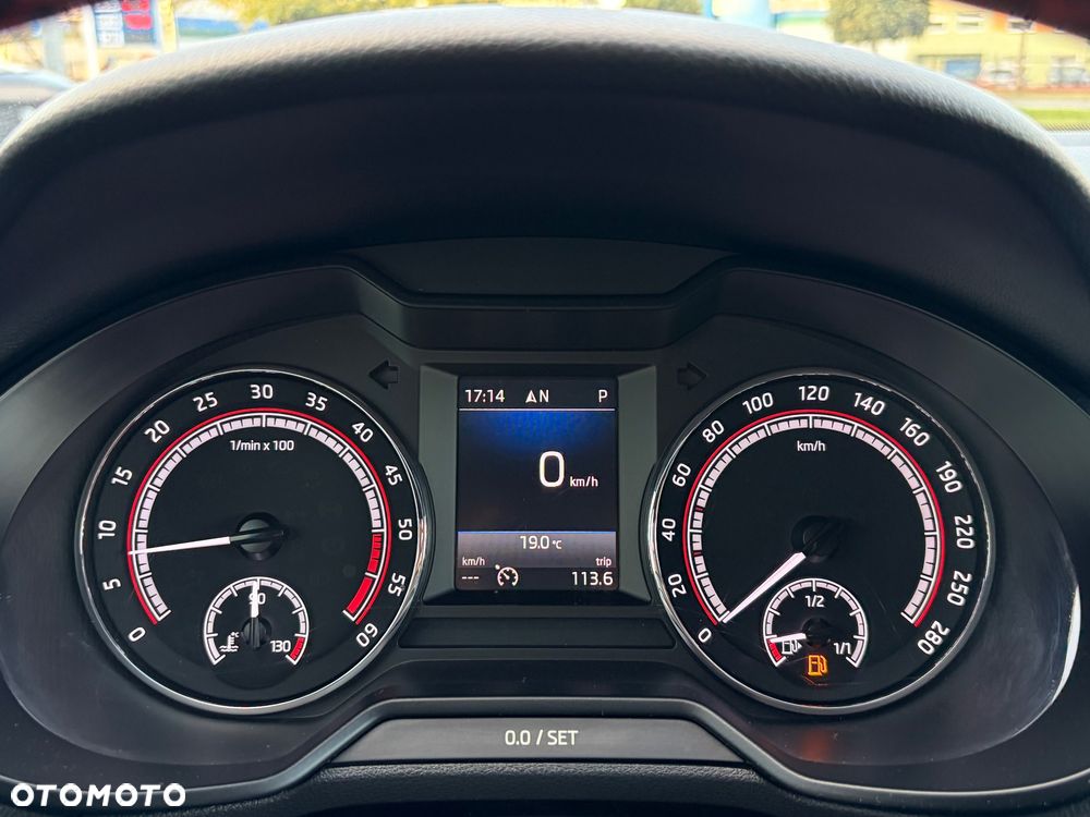 Skoda Octavia 2.0 TDI RS Challenge DSG - 40
