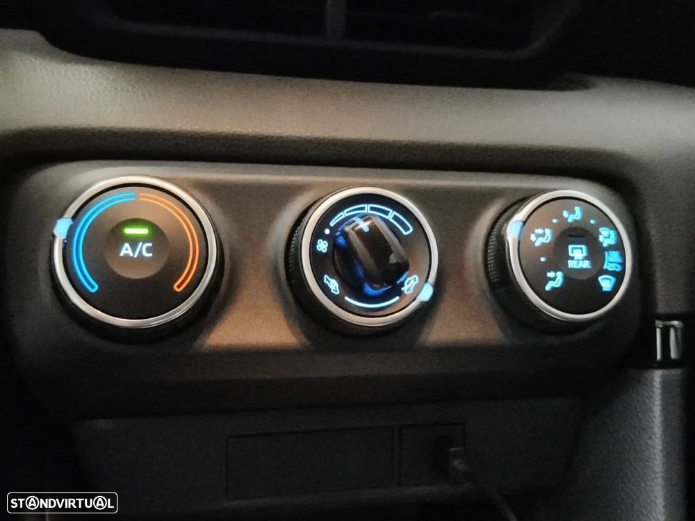 Toyota Yaris 1.0 VVT-i Comfort Plus - 24