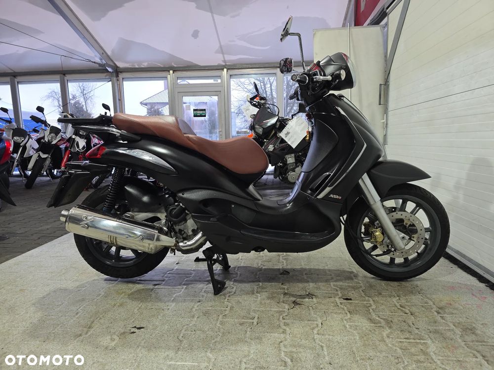 Piaggio Beverly - 28