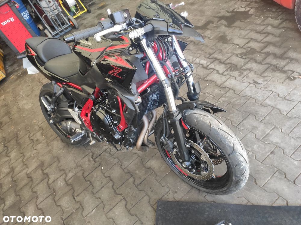 Kawasaki Z 650 - 11