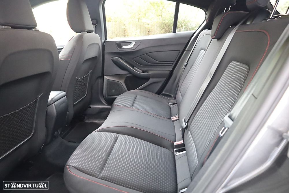 Ford Focus 1.0 EcoBoost MHEV ST-Line - 52