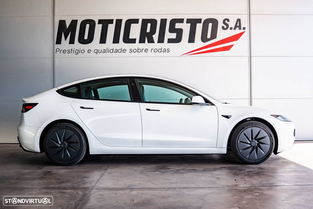 Tesla Model 3 — fotografia 8